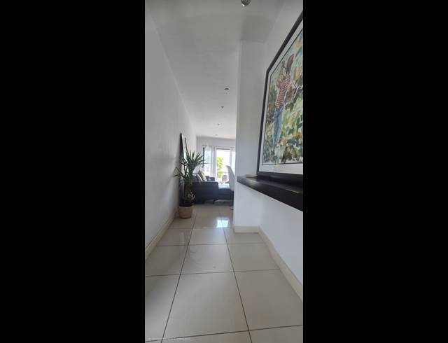 1 BEDROOM APARTMENT FOR SALE IN BRYANSTON